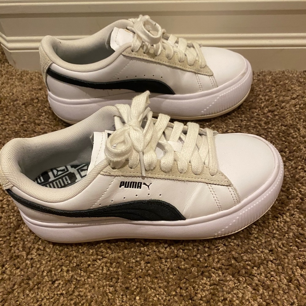 Puma sneakers size 6